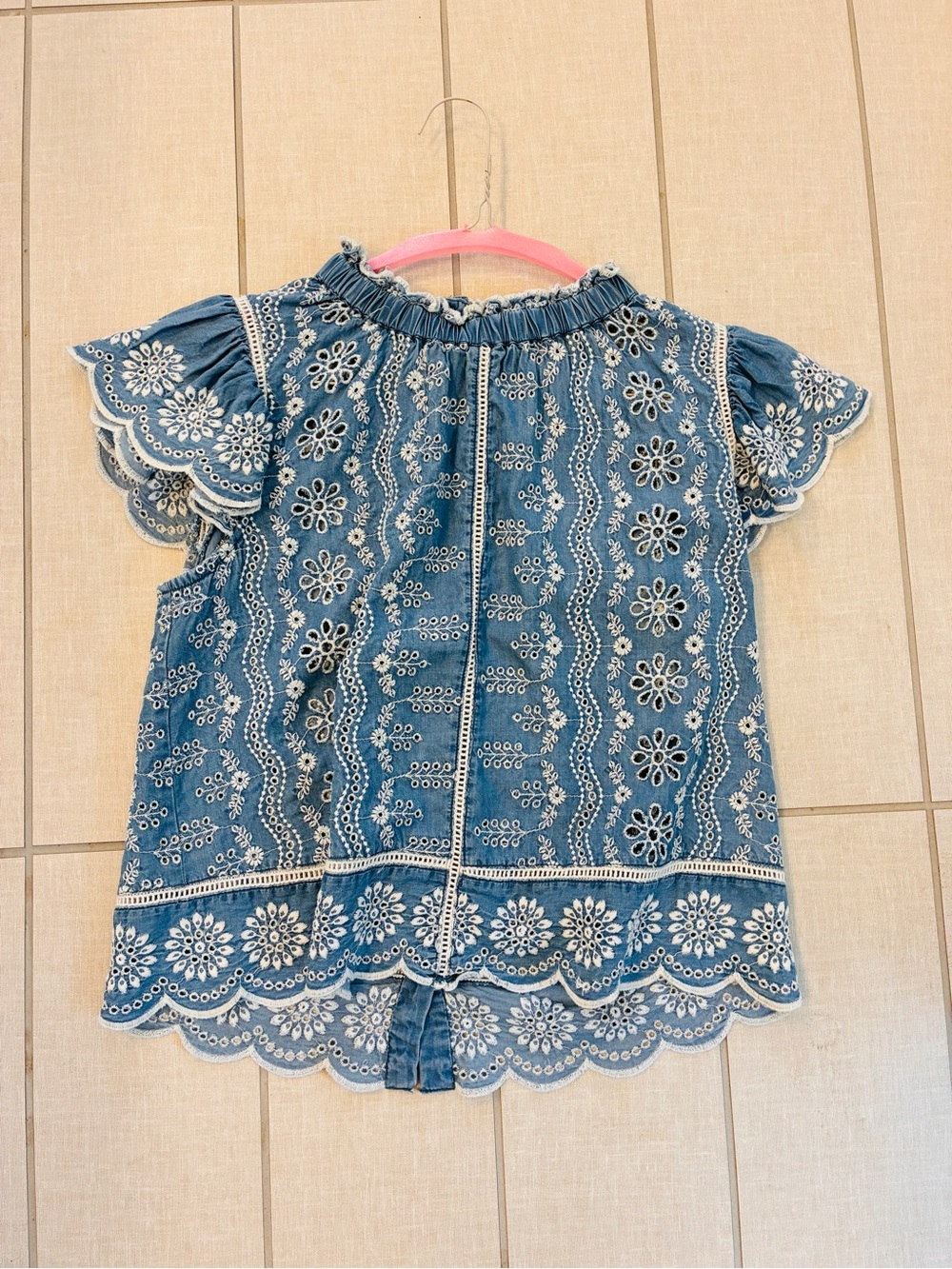Jennifer & Grace Chambray Blue  Eyelet Flutter Sleeve Top S